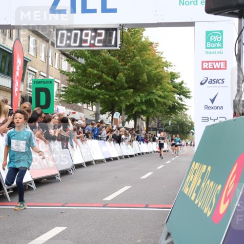 21.09.2025 - PSD Bank Halbmarathon Strokosch-Dieckow http://msf.ph/oto/8938873 21.09.2025 10:26:52 Ziel 143, 152, 297, 379, 396 meine-sportfotos.de