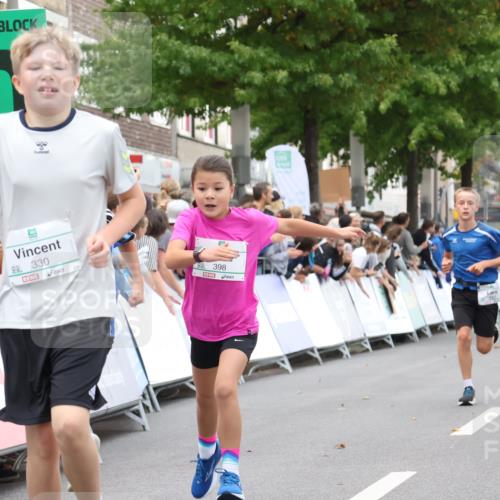 21.09.2025 - PSD Bank Halbmarathon Strokosch-Dieckow http://msf.ph/oto/8938903 21.09.2025 10:27:24 Ziel 239, 242, 298, 329, 330, 398 meine-sportfotos.de