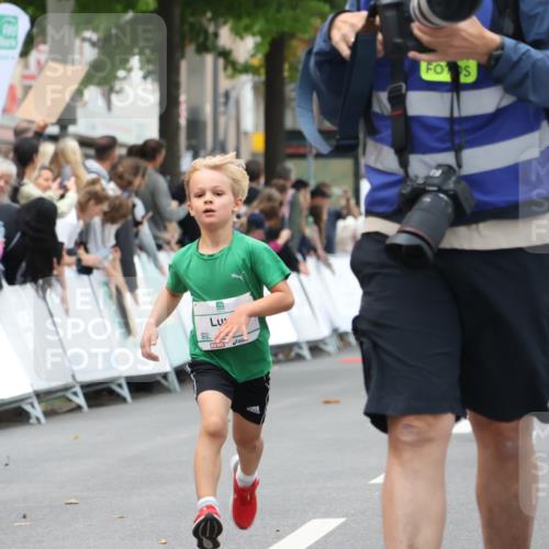 21.09.2025 - PSD Bank Halbmarathon Strokosch-Dieckow http://msf.ph/oto/8938907 21.09.2025 10:27:29 Ziel 128, 239, 242, 247, 292, 298, 329, 330, 398 meine-sportfotos.de