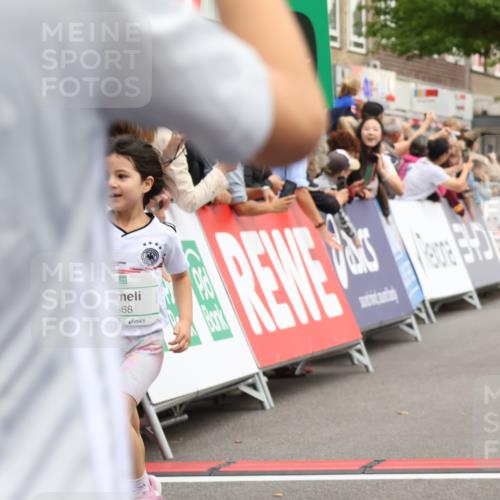 21.09.2025 - PSD Bank Halbmarathon Strokosch-Dieckow http://msf.ph/oto/8939322 21.09.2025 10:32:27 Ziel 238, 293, 368, 385 meine-sportfotos.de