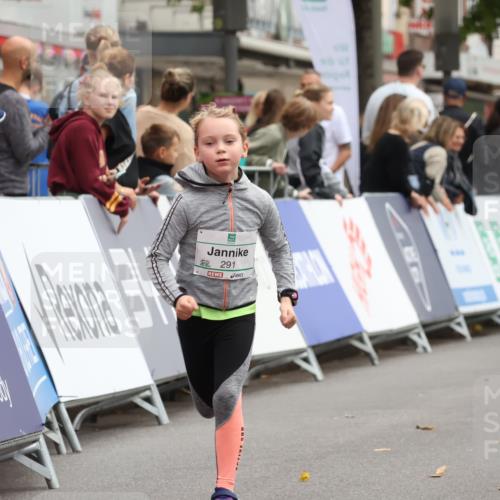 21.09.2025 - PSD Bank Halbmarathon Strokosch-Dieckow http://msf.ph/oto/8939350 21.09.2025 10:33:01 Ziel 291, 394 meine-sportfotos.de