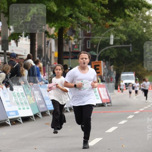21.09.2025 - PSD Bank Halbmarathon Strokosch-Dieckow http://msf.ph/oto/8939395 21.09.2025 10:33:56 Ziel 185, 186, 308 meine-sportfotos.de
