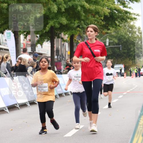 21.09.2025 - PSD Bank Halbmarathon Strokosch-Dieckow http://msf.ph/oto/8939449 21.09.2025 10:36:06 Ziel 184, 284, 290 meine-sportfotos.de