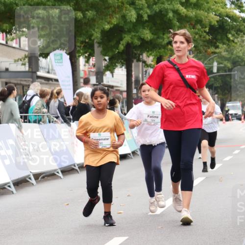 21.09.2025 - PSD Bank Halbmarathon Strokosch-Dieckow http://msf.ph/oto/8939450 21.09.2025 10:36:07 Ziel 184, 284, 290 meine-sportfotos.de