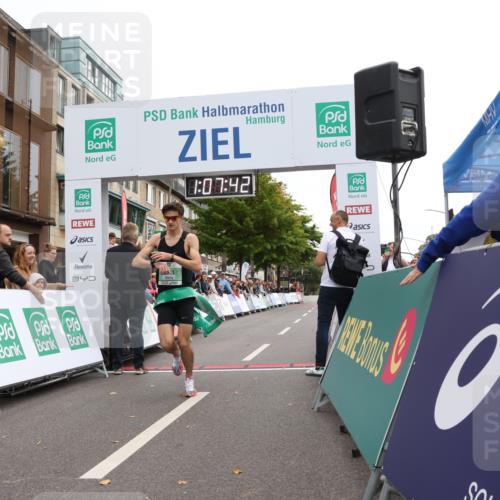 21.09.2025 - PSD Bank Halbmarathon Strokosch-Dieckow http://msf.ph/oto/8939480 21.09.2025 11:07:06 Ziel 4011 meine-sportfotos.de