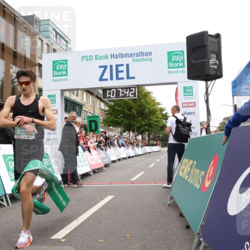 21.09.2025 - PSD Bank Halbmarathon Strokosch-Dieckow http://msf.ph/oto/8939481 21.09.2025 11:07:06 Ziel 4011 meine-sportfotos.de