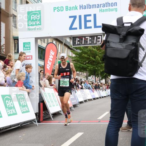 21.09.2025 - PSD Bank Halbmarathon Strokosch-Dieckow http://msf.ph/oto/8939532 21.09.2025 11:16:36 Ziel 1834 meine-sportfotos.de