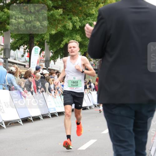 21.09.2025 - PSD Bank Halbmarathon Strokosch-Dieckow http://msf.ph/oto/8939561 21.09.2025 11:17:59 Ziel 1803 meine-sportfotos.de