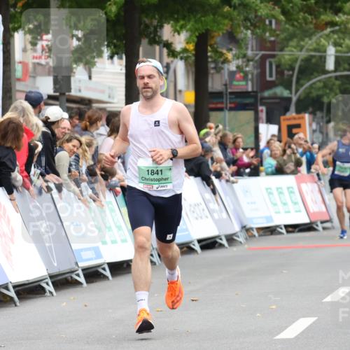 21.09.2025 - PSD Bank Halbmarathon Strokosch-Dieckow http://msf.ph/oto/8939619 21.09.2025 11:20:12 Ziel 1799, 1823, 1841 meine-sportfotos.de