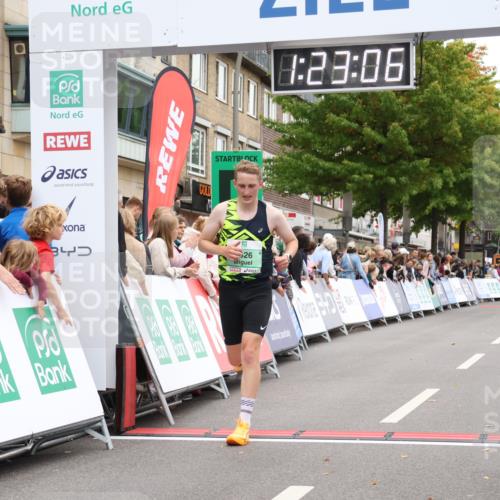 21.09.2025 - PSD Bank Halbmarathon Strokosch-Dieckow http://msf.ph/oto/8939684 21.09.2025 11:22:30 Ziel 1826 meine-sportfotos.de