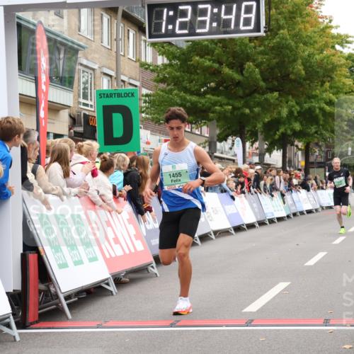 21.09.2025 - PSD Bank Halbmarathon Strokosch-Dieckow http://msf.ph/oto/8939706 21.09.2025 11:23:12 Ziel 1237, 1455, 1840 meine-sportfotos.de