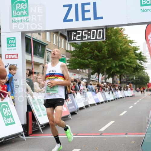 21.09.2025 - PSD Bank Halbmarathon Strokosch-Dieckow http://msf.ph/oto/8939748 21.09.2025 11:24:24 Ziel 1088, 1667, 1847 meine-sportfotos.de