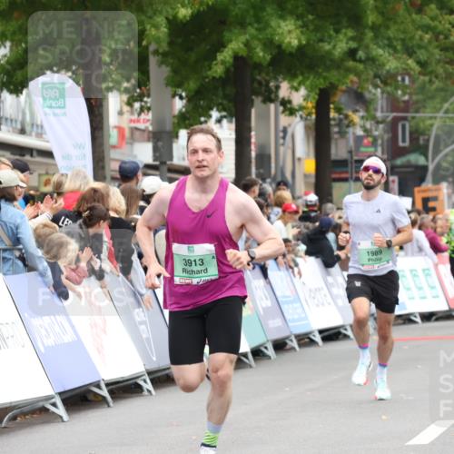 21.09.2025 - PSD Bank Halbmarathon Strokosch-Dieckow http://msf.ph/oto/8939764 21.09.2025 11:24:42 Ziel 1845, 1989, 3913, 3914 meine-sportfotos.de