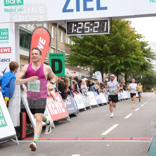 21.09.2025 - PSD Bank Halbmarathon Strokosch-Dieckow http://msf.ph/oto/8939769 21.09.2025 11:24:44 Ziel 1310, 1845, 1989, 3913, 3914 meine-sportfotos.de