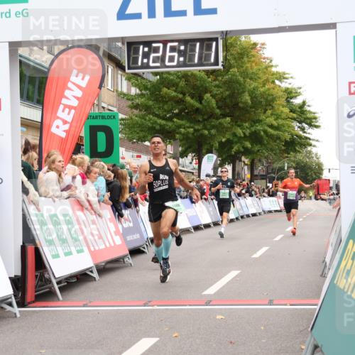 21.09.2025 - PSD Bank Halbmarathon Strokosch-Dieckow http://msf.ph/oto/8939803 21.09.2025 11:25:34 Ziel 1608, 1627, 1857, 1871 meine-sportfotos.de