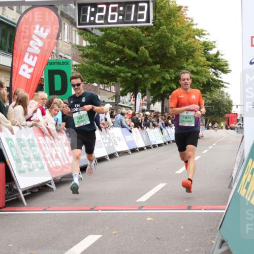 21.09.2025 - PSD Bank Halbmarathon Strokosch-Dieckow http://msf.ph/oto/8939808 21.09.2025 11:25:37 Ziel 1608, 1627, 1857, 1871 meine-sportfotos.de