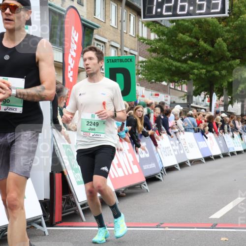 21.09.2025 - PSD Bank Halbmarathon Strokosch-Dieckow http://msf.ph/oto/8939833 21.09.2025 11:26:17 Ziel 1868, 2249 meine-sportfotos.de