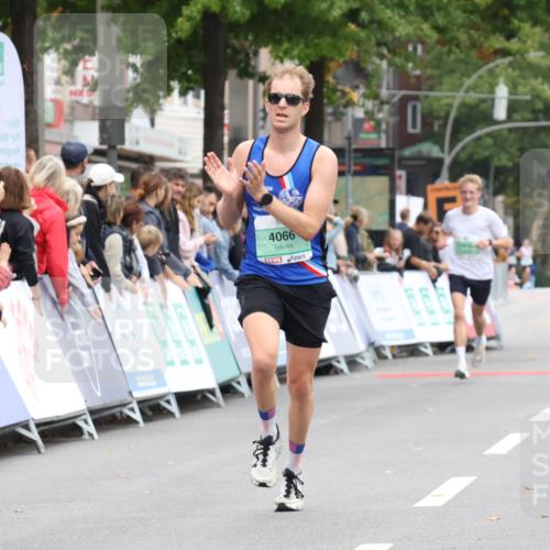 21.09.2025 - PSD Bank Halbmarathon Strokosch-Dieckow http://msf.ph/oto/8939836 21.09.2025 11:26:22 Ziel 1868, 2249, 4066 meine-sportfotos.de