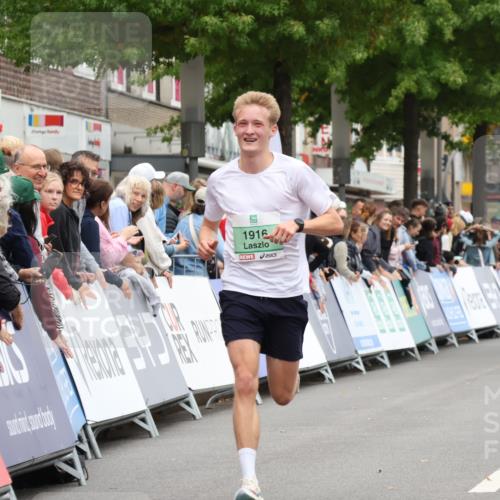 21.09.2025 - PSD Bank Halbmarathon Strokosch-Dieckow http://msf.ph/oto/8939843 21.09.2025 11:26:27 Ziel 1916, 4066 meine-sportfotos.de