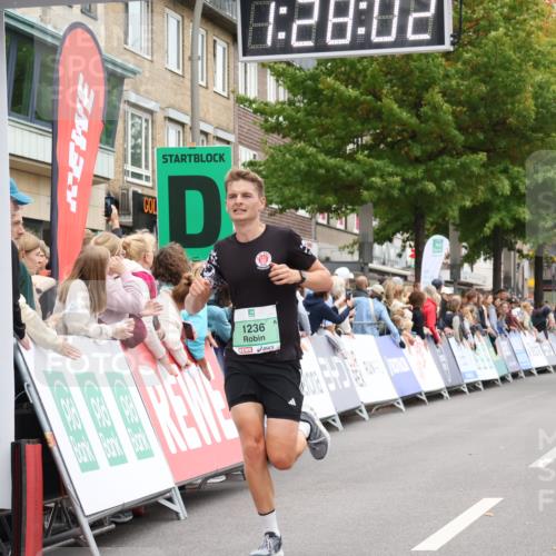 21.09.2025 - PSD Bank Halbmarathon Strokosch-Dieckow http://msf.ph/oto/8939883 21.09.2025 11:27:26 Ziel 1236, 1598, 1849, 1879, 4005 meine-sportfotos.de