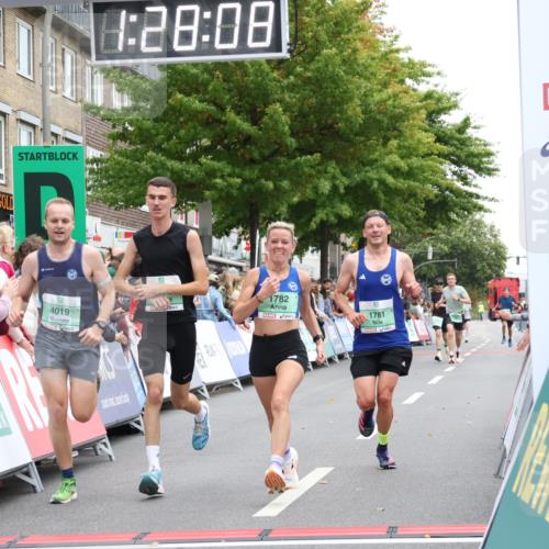 21.09.2025 - PSD Bank Halbmarathon Strokosch-Dieckow http://msf.ph/oto/8939893 21.09.2025 11:27:32 Ziel 1236, 1781, 1782, 1831, 1879, 4019 meine-sportfotos.de