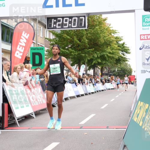 21.09.2025 - PSD Bank Halbmarathon Strokosch-Dieckow http://msf.ph/oto/8939967 21.09.2025 11:28:30 Ziel 1867 meine-sportfotos.de