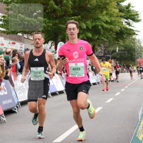 21.09.2025 - PSD Bank Halbmarathon Strokosch-Dieckow http://msf.ph/oto/8939978 21.09.2025 11:28:48 Ziel 1456, 1875, 1937, 1978, 4029 meine-sportfotos.de