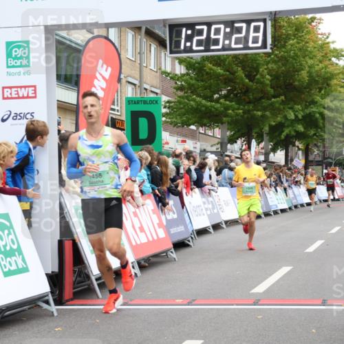 21.09.2025 - PSD Bank Halbmarathon Strokosch-Dieckow http://msf.ph/oto/8939984 21.09.2025 11:28:51 Ziel 1456, 1909, 1978, 4029 meine-sportfotos.de