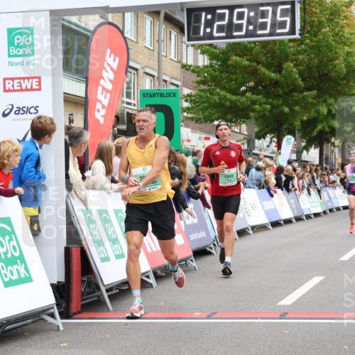 21.09.2025 - PSD Bank Halbmarathon Strokosch-Dieckow http://msf.ph/oto/8939995 21.09.2025 11:28:59 Ziel 1427, 1456, 1889, 1907, 1909, 2092 meine-sportfotos.de
