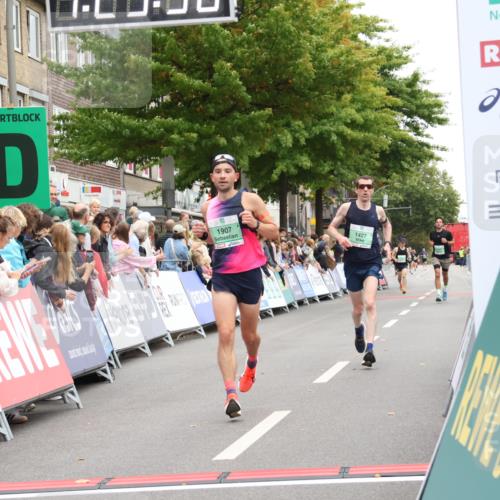 21.09.2025 - PSD Bank Halbmarathon Strokosch-Dieckow http://msf.ph/oto/8940000 21.09.2025 11:29:01 Ziel 1427, 1889, 1907, 1909, 2092 meine-sportfotos.de