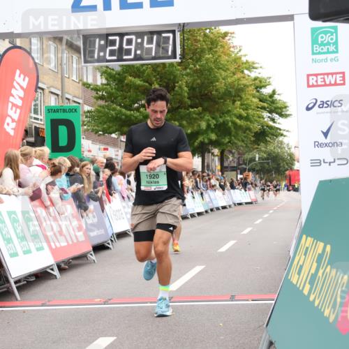 21.09.2025 - PSD Bank Halbmarathon Strokosch-Dieckow http://msf.ph/oto/8940014 21.09.2025 11:29:10 Ziel 1427, 1482, 1907, 1920 meine-sportfotos.de