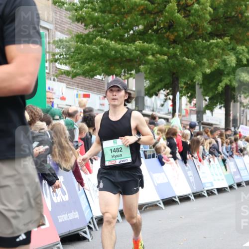 21.09.2025 - PSD Bank Halbmarathon Strokosch-Dieckow http://msf.ph/oto/8940015 21.09.2025 11:29:11 Ziel 1427, 1482, 1920 meine-sportfotos.de