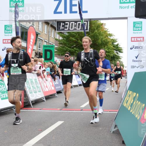 21.09.2025 - PSD Bank Halbmarathon Strokosch-Dieckow http://msf.ph/oto/8940031 21.09.2025 11:29:31 Ziel 1437, 1472, 1525, 1773, 1854, 2955, 3898 meine-sportfotos.de