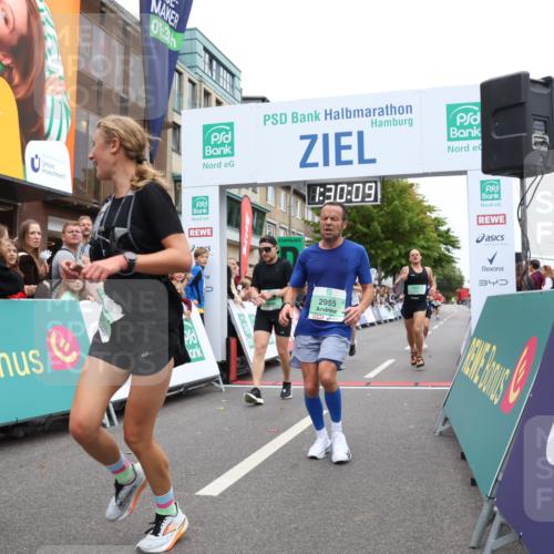 21.09.2025 - PSD Bank Halbmarathon Strokosch-Dieckow http://msf.ph/oto/8940034 21.09.2025 11:29:32 Ziel 1437, 1472, 1525, 1773, 1854, 2955, 3898 meine-sportfotos.de