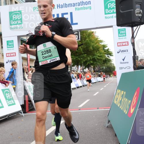 21.09.2025 - PSD Bank Halbmarathon Strokosch-Dieckow http://msf.ph/oto/8940059 21.09.2025 11:29:59 Ziel 1325, 1407, 1939, 2288 meine-sportfotos.de