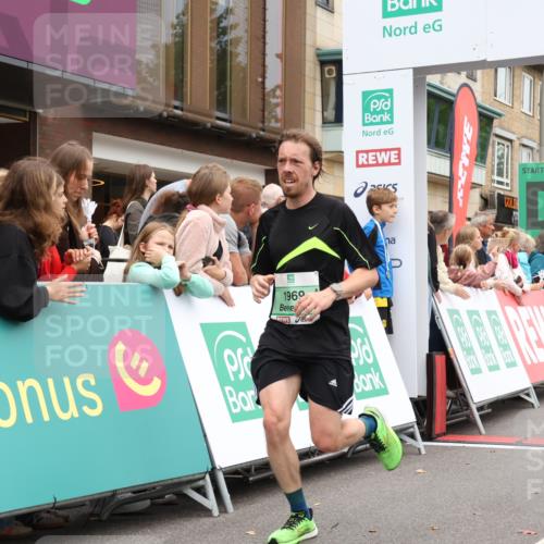 21.09.2025 - PSD Bank Halbmarathon Strokosch-Dieckow http://msf.ph/oto/8940084 21.09.2025 11:30:26 Ziel 1225, 1878, 1969 meine-sportfotos.de