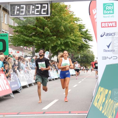 21.09.2025 - PSD Bank Halbmarathon Strokosch-Dieckow http://msf.ph/oto/8940101 21.09.2025 11:30:46 Ziel 1066, 1109, 2022 meine-sportfotos.de