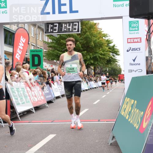 21.09.2025 - PSD Bank Halbmarathon Strokosch-Dieckow http://msf.ph/oto/8940128 21.09.2025 11:31:07 Ziel 1428, 1919, 2012 meine-sportfotos.de