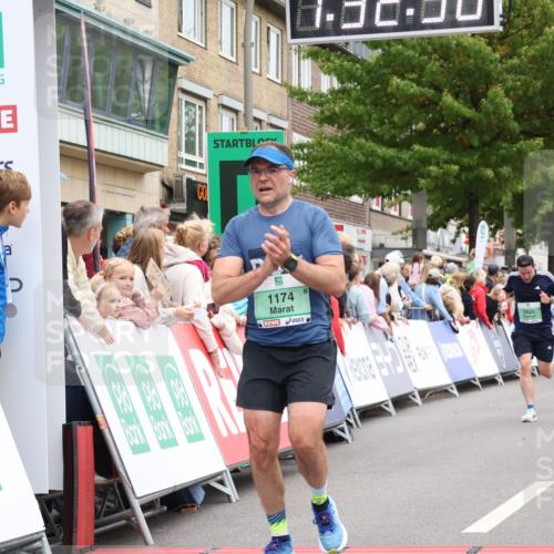 21.09.2025 - PSD Bank Halbmarathon Strokosch-Dieckow http://msf.ph/oto/8940181 21.09.2025 11:31:54 Ziel 1052, 1174, 1607, 1888, 1890, 1972, 1991, 2025, 2044, 2243 meine-sportfotos.de
