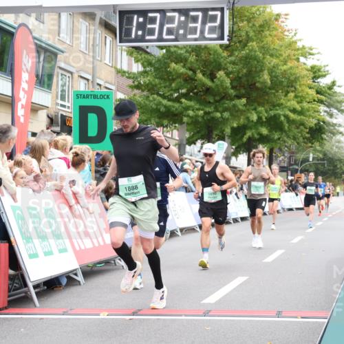 21.09.2025 - PSD Bank Halbmarathon Strokosch-Dieckow http://msf.ph/oto/8940185 21.09.2025 11:31:56 Ziel 1052, 1174, 1852, 1888, 1890, 1972, 1991, 2025, 2044 meine-sportfotos.de
