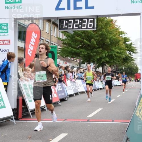 21.09.2025 - PSD Bank Halbmarathon Strokosch-Dieckow http://msf.ph/oto/8940190 21.09.2025 11:31:59 Ziel 1052, 1167, 1174, 1852, 1888, 1890, 1972, 1991, 2025 meine-sportfotos.de