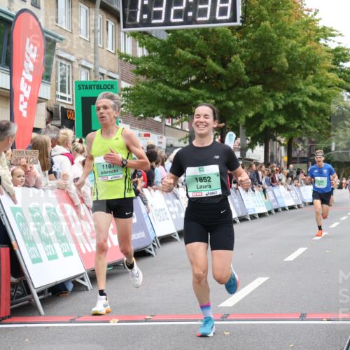21.09.2025 - PSD Bank Halbmarathon Strokosch-Dieckow http://msf.ph/oto/8940193 21.09.2025 11:32:01 Ziel 1052, 1167, 1174, 1326, 1852, 1888, 1890, 2025 meine-sportfotos.de