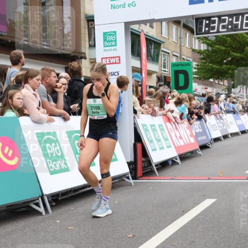 21.09.2025 - PSD Bank Halbmarathon Strokosch-Dieckow http://msf.ph/oto/8940203 21.09.2025 11:32:09 Ziel 1167, 1326, 2109 meine-sportfotos.de