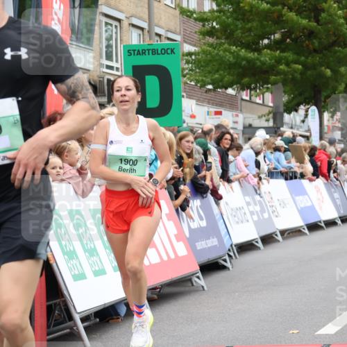 21.09.2025 - PSD Bank Halbmarathon Strokosch-Dieckow http://msf.ph/oto/8940227 21.09.2025 11:32:36 Ziel 1876, 1900, 2028, 3929 meine-sportfotos.de