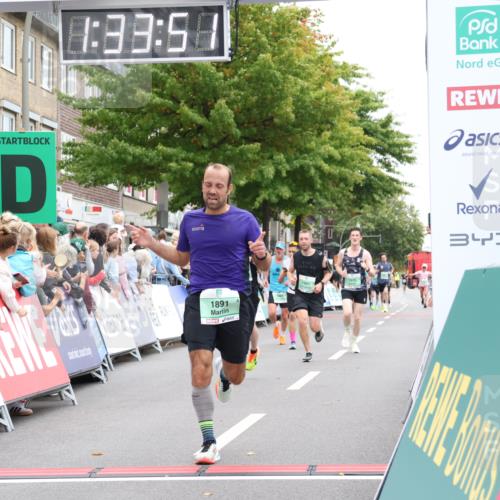 21.09.2025 - PSD Bank Halbmarathon Strokosch-Dieckow http://msf.ph/oto/8940268 21.09.2025 11:33:14 Ziel 1180, 1344, 1805, 1869, 1883, 1891, 1897, 1935, 1961 meine-sportfotos.de
