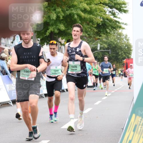 21.09.2025 - PSD Bank Halbmarathon Strokosch-Dieckow http://msf.ph/oto/8940274 21.09.2025 11:33:16 Ziel 1180, 1344, 1869, 1883, 1891, 1897, 1935, 1961 meine-sportfotos.de