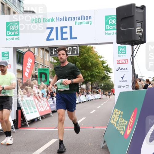21.09.2025 - PSD Bank Halbmarathon Strokosch-Dieckow http://msf.ph/oto/8940295 21.09.2025 11:33:30 Ziel 1001, 1438, 1933, 2126, 4000, 4064 meine-sportfotos.de