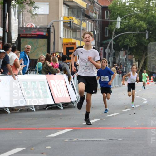 21.09.2025 - PSD Bank Halbmarathon Strokosch-Dieckow http://msf.ph/oto/8940297 21.09.2025 10:25:13 Ziel 310, 359, 378 meine-sportfotos.de