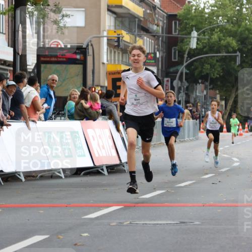 21.09.2025 - PSD Bank Halbmarathon Strokosch-Dieckow http://msf.ph/oto/8940302 21.09.2025 10:25:13 Ziel 310, 359, 378 meine-sportfotos.de
