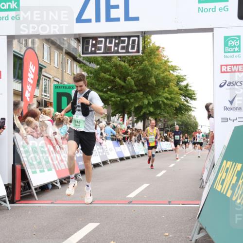 21.09.2025 - PSD Bank Halbmarathon Strokosch-Dieckow http://msf.ph/oto/8940312 21.09.2025 11:33:43 Ziel 1915, 1936, 1990 meine-sportfotos.de